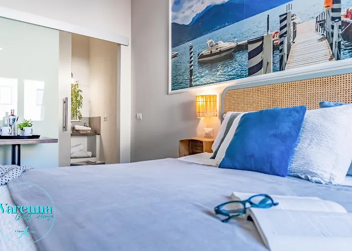 לינה וארוחת בוקר Varenna Guest House 3*