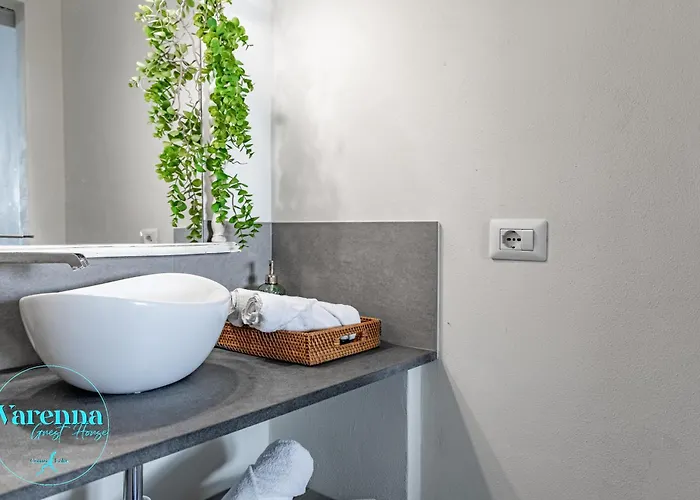 Varenna Guest House ורנה