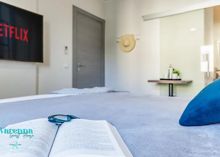 לינה וארוחת בוקר Varenna Guest House