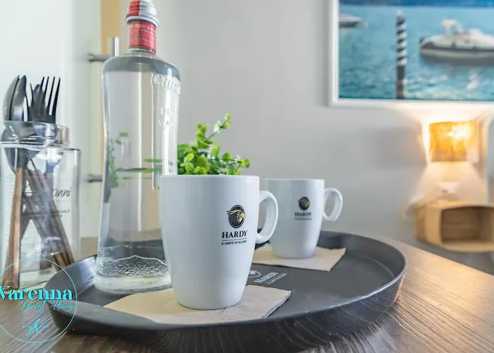 לינה וארוחת בוקר Varenna Guest House 3*