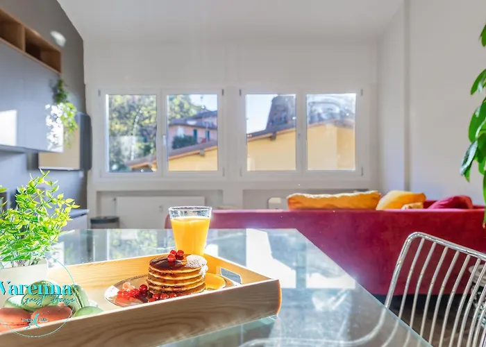 לינה וארוחת בוקר Varenna Guest House ורנה