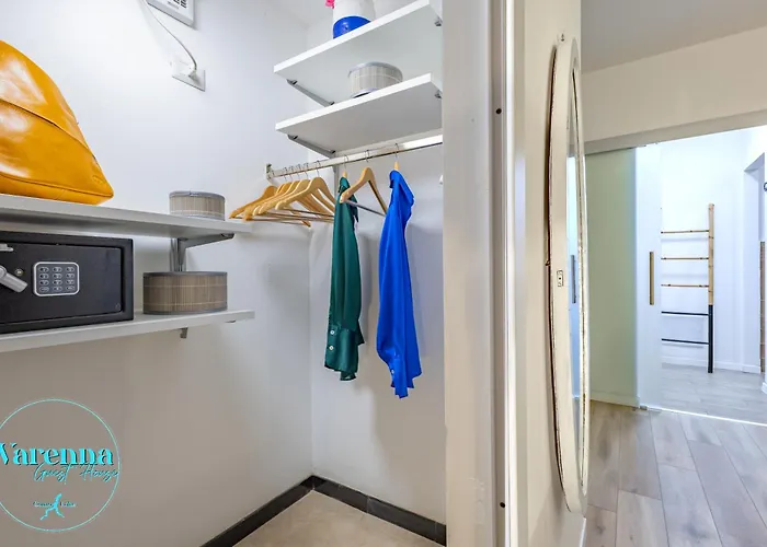 לינה וארוחת בוקר Varenna Guest House 3*