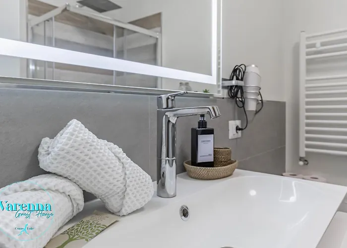 Varenna Guest House Bed and Breakfast Βαρένα